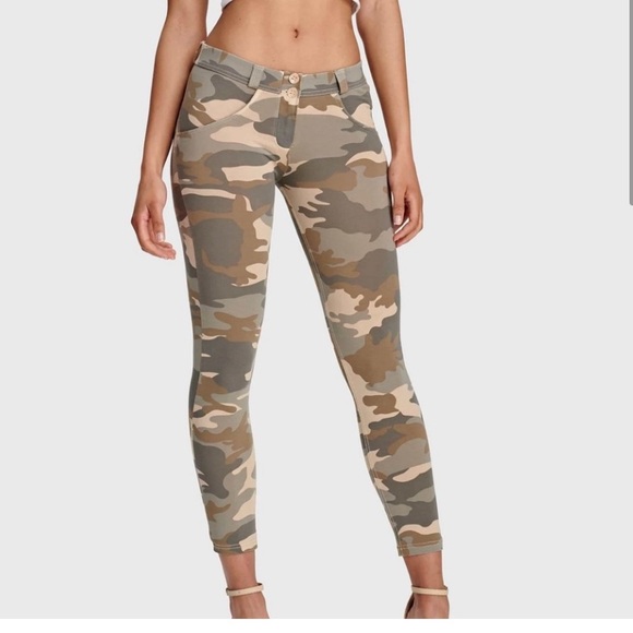 Freddy Pants - Freddy cropped pants green tan Camo US 8 Milano Italy Sexy